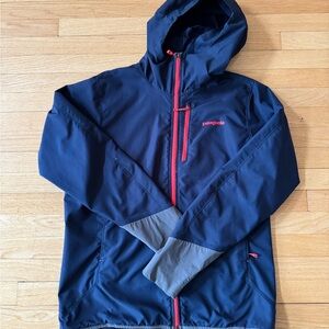 Patagonia Size LARGE Navy Blue Men's raincoat